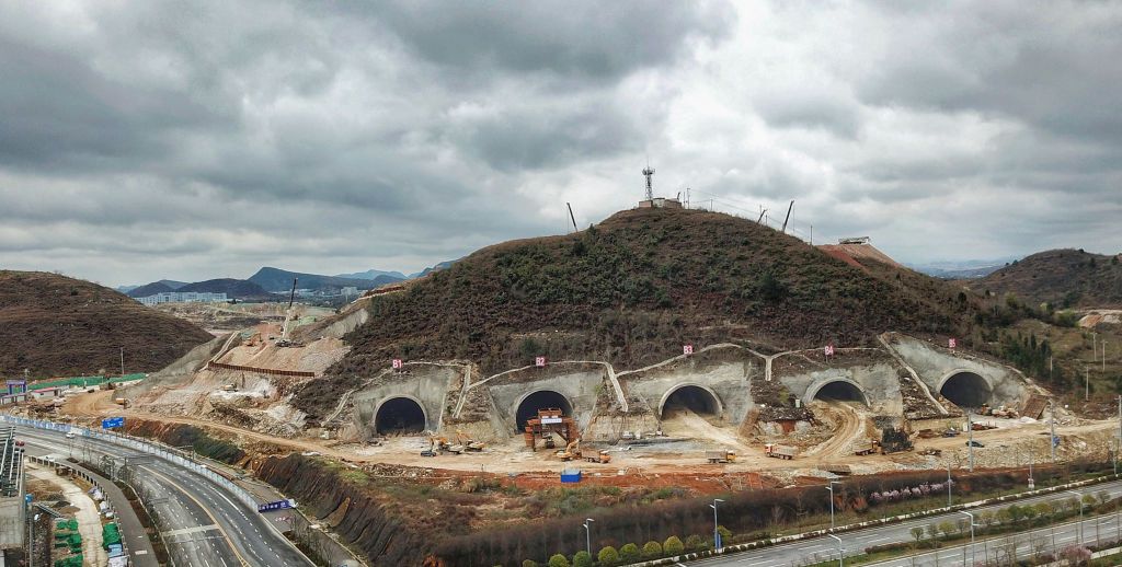 Innerhalb der nuklearen Bunker, Minen und Berge, die als Rechenzentren umgerüstet werden